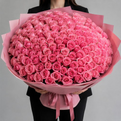 Букет из 101 розовой розы